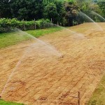 Projeto, venda e instalação de sistemas de irrigação para campos de futebol.