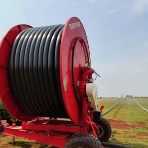 Projeto, venda e instalação de sistemas de irrigação para campos de futebol.